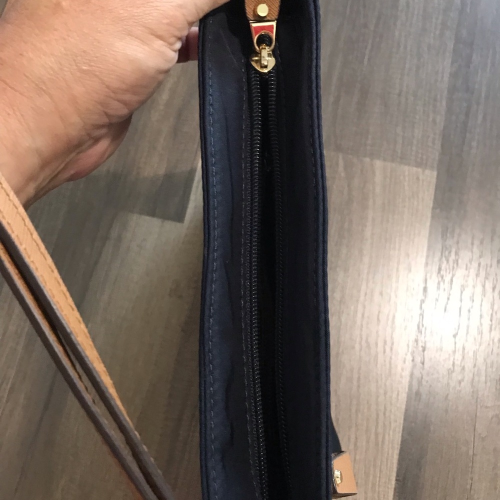 Micheal Kors Kelsey Large Crossbody NWOT - Picture 5 of 7